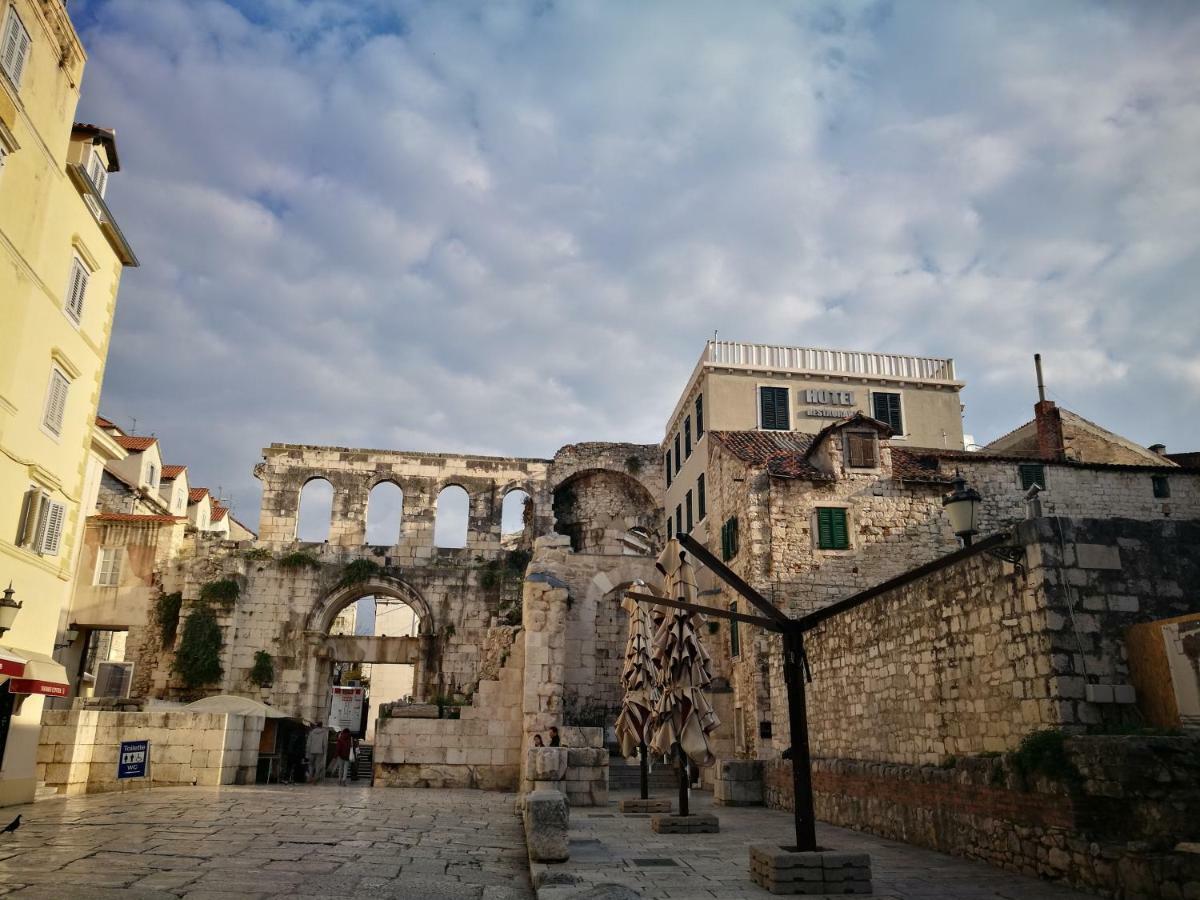 Studio Sfinga In The Heart Of Diocletian'S Palace Split Exterior photo